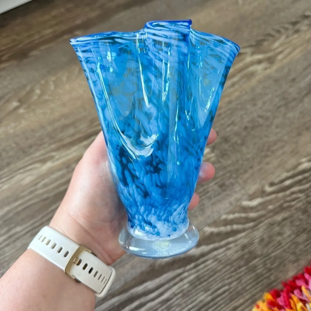 VINTAGE Lefton Handblown Glass Handkerchief Vase – Blue & White Bubble Swirl